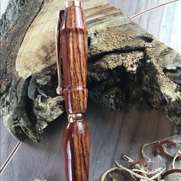 🎁 Handcrafted wooden pen - Picture 4 of 6